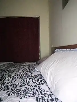 Snapshot of Madalin1bi1 chatting on 02.18.26 Madalin1bi1 online show from 02.18.26