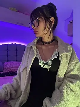  Lucycherry online show from 05.03.26