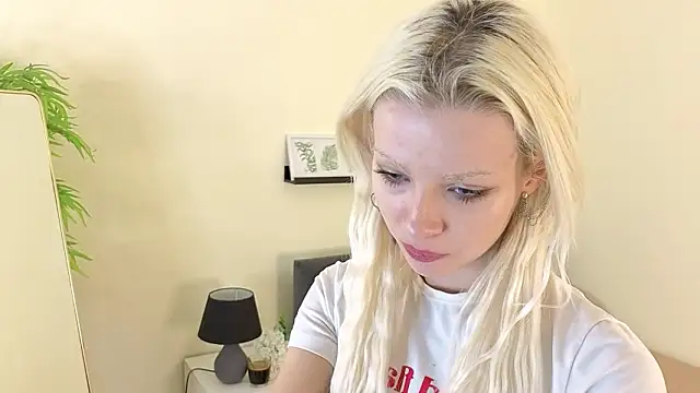 Snapshot of Naomi_Demio chatting on 02.06.26 Naomi Demio online show from 02.06.26