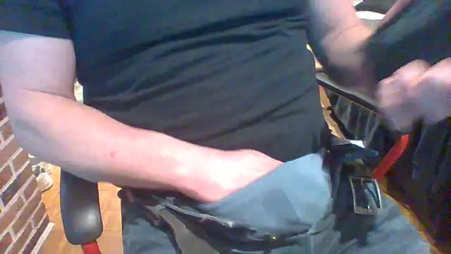 Snapshot of ludowrss chatting on 02.19.26 ludowrss online show from 02.19.26