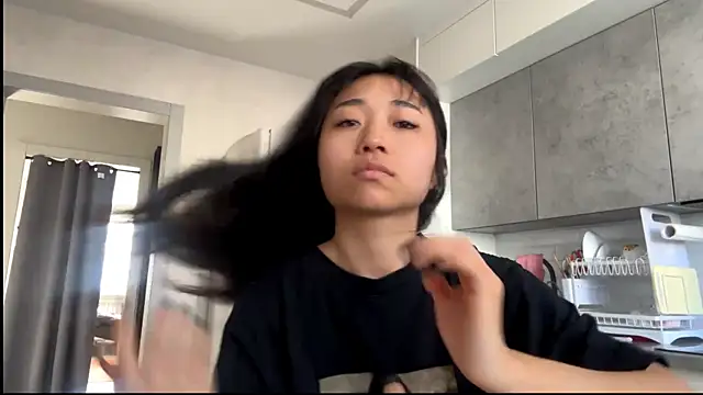 SweetMiaXO online show from 04.07.26