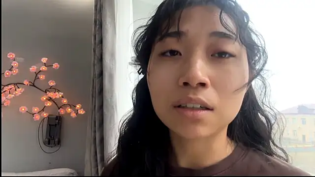 SweetMiaXO online show from 04.21.26