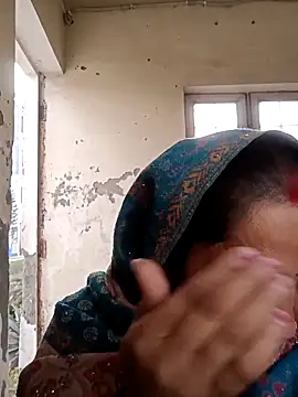 Snapshot of Cute-karisma1234 chatting on 02.17.26 Cute-karisma1234 online show from 02.17.26