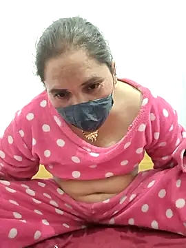 Snapshot of Cute-karisma1234 chatting on 02.18.26 Cute-karisma1234 online show from 02.18.26