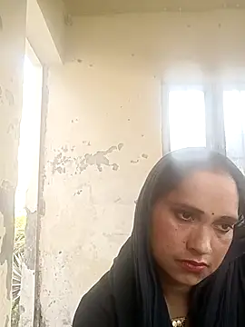 Snapshot of Cute-karisma1234 chatting on 02.25.26 Cute-karisma1234 online show from 02.25.26