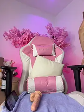 Snapshot of Doll_Luna_ chatting on 02.10.26 Doll Luna online show from 02.10.26