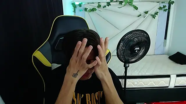 Snapshot of Didi_hard chatting on 03.22.26 Didi hard online show from 03.22.26