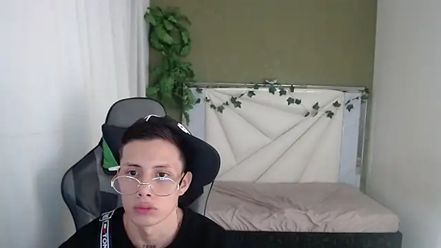 Snapshot of Didi_hard chatting on 04.05.26 Didi hard online show from 04.05.26