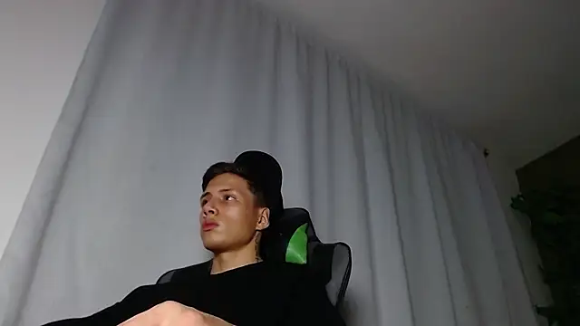 Snapshot of Didi_hard chatting on 04.10.26 Didi hard online show from 04.10.26