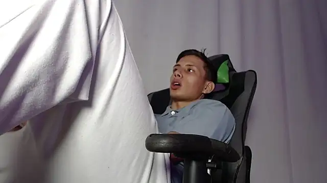 Snapshot of Didi_hard chatting on 04.11.26 Didi hard online show from 04.11.26