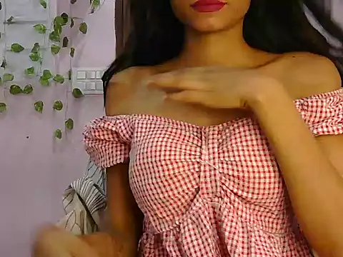 Snapshot of angelpriya_ chatting on 05.06.26 angelpriya online show from 05.06.26