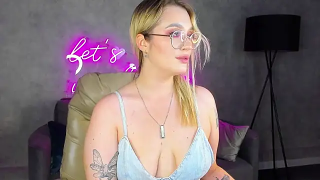 Viickie Nelsson online show from 08.05.26