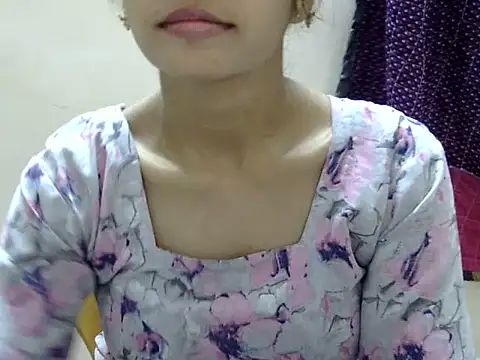 Snapshot of Kulsum_S chatting on 07.26.26 Kulsum S online show from 07.26.26