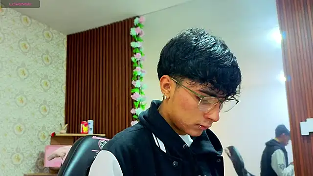 Snapshot of osamu_tay chatting on 06.09.26 osamu tay online show from 06.09.26
