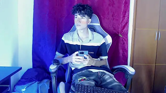 Johnny cagee  online show from 02.22.26