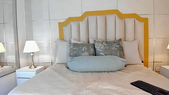 Snapshot of Crystal_Rose__ chatting on 02.08.26 Crystal Rose online show from 02.08.26