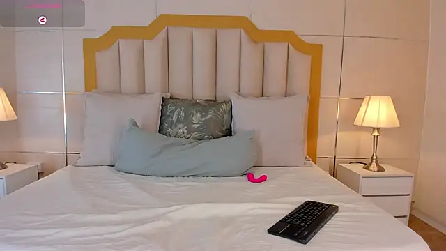 Snapshot of Crystal_Rose__ chatting on 03.05.26 Crystal Rose online show from 03.05.26