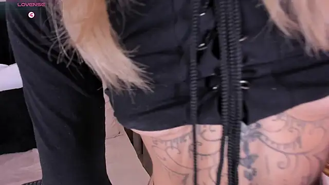 Snapshot of Crystal_Rose__ chatting on 04.12.26 Crystal Rose online show from 04.12.26