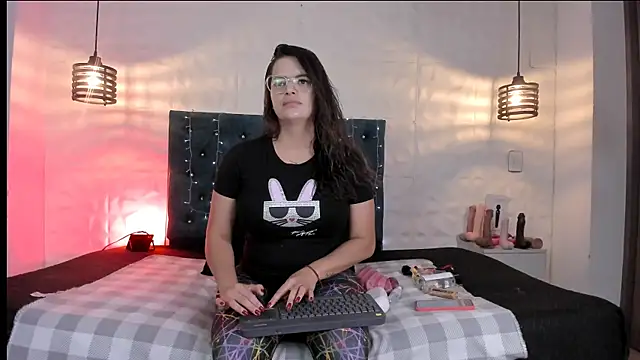 Snapshot of samantha_foxyy chatting on 06.07.26 samantha foxyy online show from 06.07.26