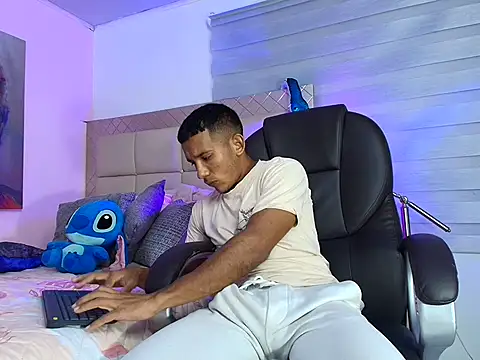 Snapshot of ricky_spensar23cm_ chatting on 02.05.26 ricky spensar23cm online show from 02.05.26