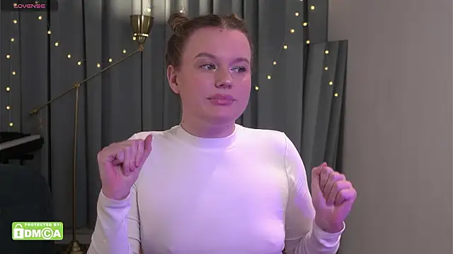 Snapshot of Agatha_Gris chatting on 02.02.26 Agatha Gris online show from 02.02.26