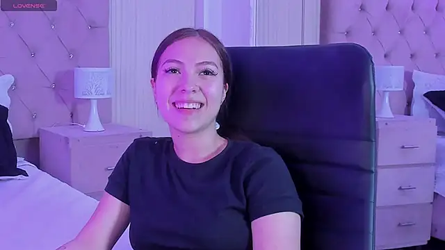 Snapshot of lizzyrossie chatting on 02.25.26 lizzyrossie online show from 02.25.26