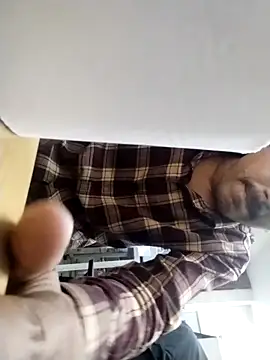 Snapshot of manishk0 chatting on 02.05.26 manishk0 online show from 02.05.26