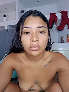 Layla em online show from 02.15.26