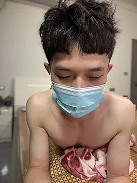 Snapshot of llkiki chatting on 04.14.26 llkiki online show from 04.14.26