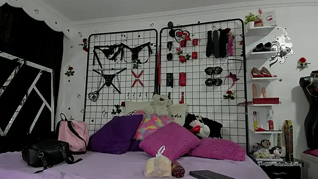 Snapshot of playful-girls chatting on 02.24.26 playful-girls online show from 02.24.26