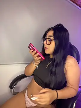 Snapshot of Violetta_pinkk1 chatting on 02.24.26 Violetta pinkk1 online show from 02.24.26