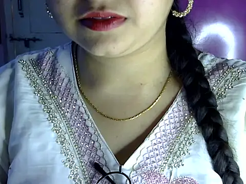 Snapshot of Cute_Aliyaa chatting on 07.07.26 Cute Aliyaa online show from 07.07.26