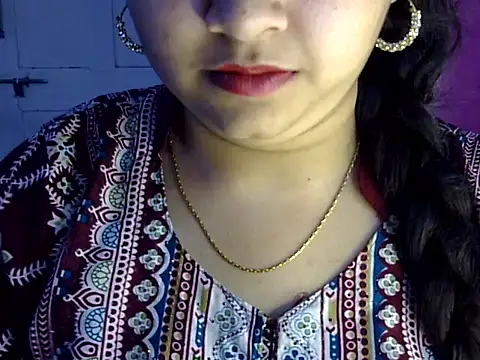 Snapshot of Cute_Aliyaa chatting on 07.18.26 Cute Aliyaa online show from 07.18.26