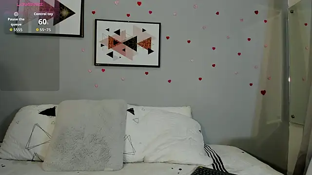 Snapshot of PauleteW10 chatting on 03.10.26 PauleteW10 online show from 03.10.26