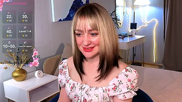 Oliiviaa  online show from 02.18.26