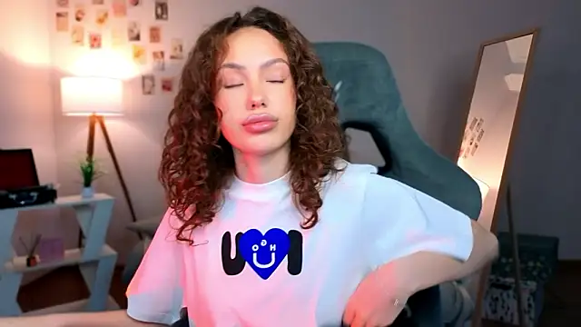 Snapshot of nexorine chatting on 02.20.26 nexorine online show from 02.20.26