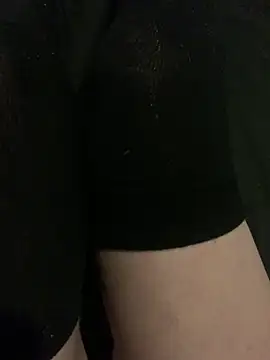 Snapshot of parisleau chatting on 03.02.26 parisleau online show from 03.02.26