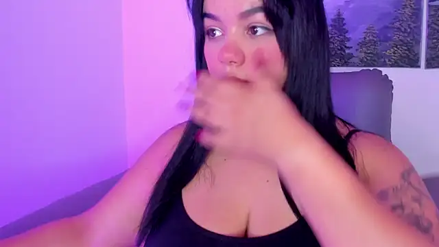 Snapshot of _camilaa chatting on 02.04.26 camilaa online show from 02.04.26