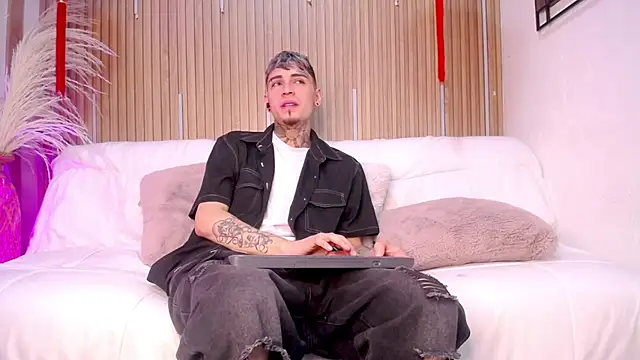 Snapshot of Max_Hader chatting on 03.02.26 Max Hader online show from 03.02.26