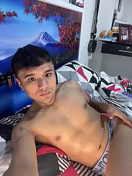 Snapshot of CreamKingg chatting on 02.11.26 CreamKingg online show from 02.11.26