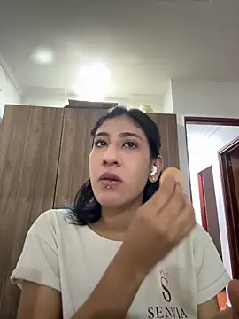 Snapshot of Violet_rousse7 chatting on 02.22.26 Violet rousse7 online show from 02.22.26