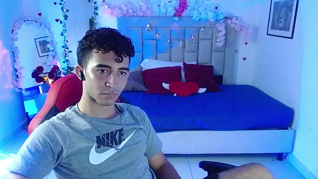 Caius fox online show from 04.07.26