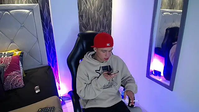 Snapshot of Dominik_Souza chatting on 02.04.26 Dominik Souza online show from 02.04.26