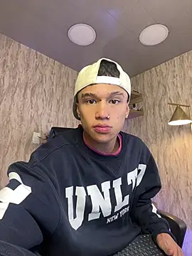 Snapshot of Dominik_Souza chatting on 02.21.26 Dominik Souza online show from 02.21.26