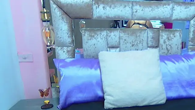 thyara noa online show from 02.07.26