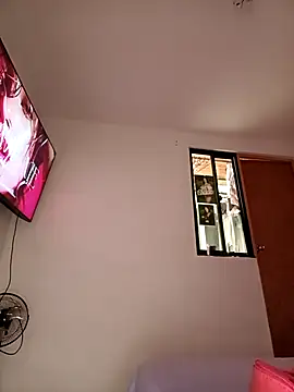 luna pinky online show from 04.10.26