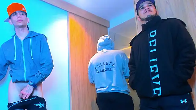 Snapshot of TheBatMansion chatting on 02.15.26 TheBatMansion online show from 02.15.26