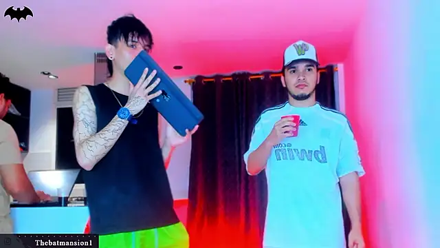 Snapshot of TheBatMansion chatting on 02.22.26 TheBatMansion online show from 02.22.26