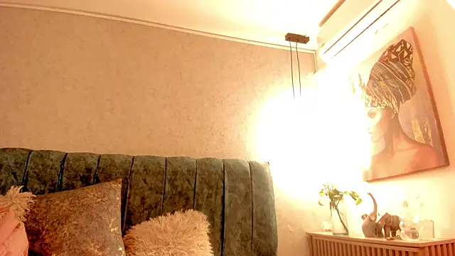 Aleera Walton online show from 04.02.26