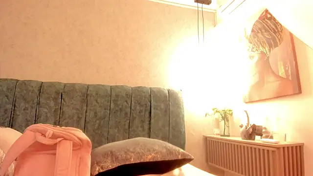 Aleera Walton online show from 04.11.26